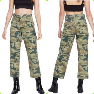 Free People We the Free Remy Camo Cropped Denim Pants Size 25